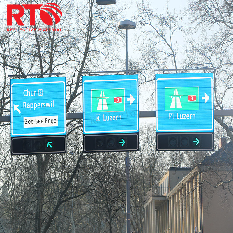 reflective sheeting for road signs